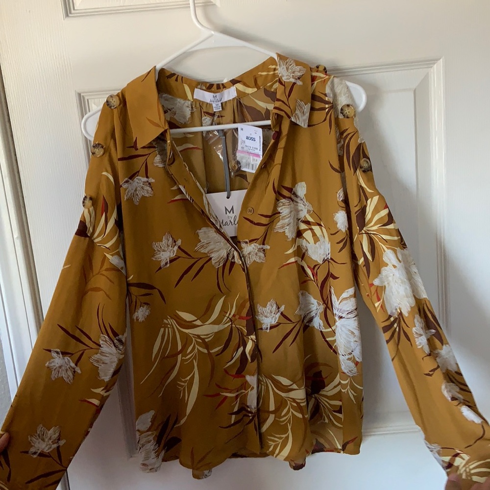 Flowers and leafs shirt